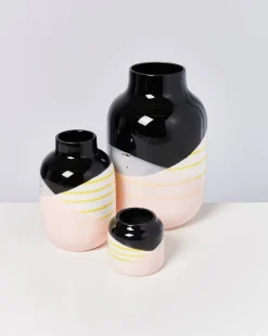 Motel a Miio Mittlere Vasen^Nuno Vase M - Black Rose Yellow Striped